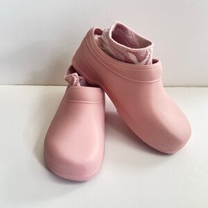 NEW Sketchers Foamies Olive Baby Pink Clogs With Pink Camo Socks Insert  SZ-7